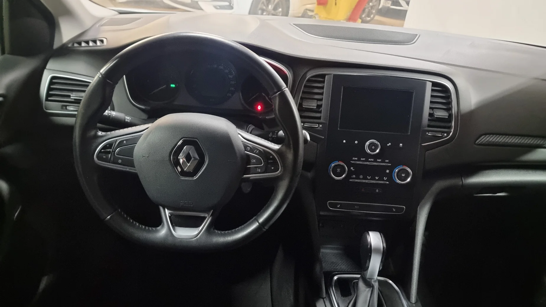 Renault Megane photo